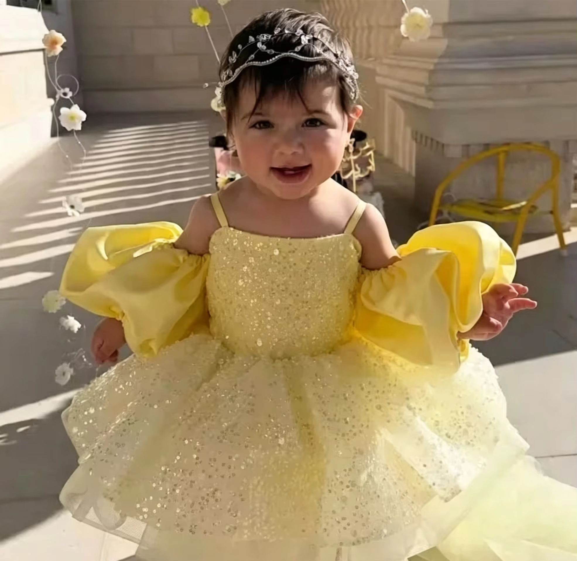 Embroidery Yellow Dress - ชุดเดรสเด็กผู้หญิงสีเหลืองน่ารักสำหรับงานแต่งงาน ประดับเลื่อมฟูฟ่อง ยาวระดับเข่า สำหรับงานปาร์ตี้วันเกิด งานรับศีลมหาสนิท สามารถสั่งตัดได้