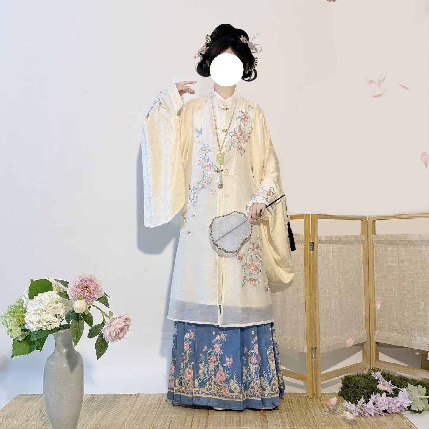Embroidery Horse - ชุดฮั่นฝูสตรีแบบดั้งเดิมสมัยราชวงศ์หมิง เสื้อกั๊กปักลายยาว แขนกว้าง กระโปรงลายพิมพ์หน้าม้า ชุดจีน
