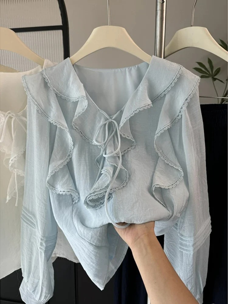 Embroidery Fashion - เสื้อเบลาส์แขนยาวคอวีสไตล์ฝรั่งเศสสำหรับผู้หญิง ฤดูใบไม้ผลิ ฤดูร้อน แต่งระบาย ดีไซน์ใหม่