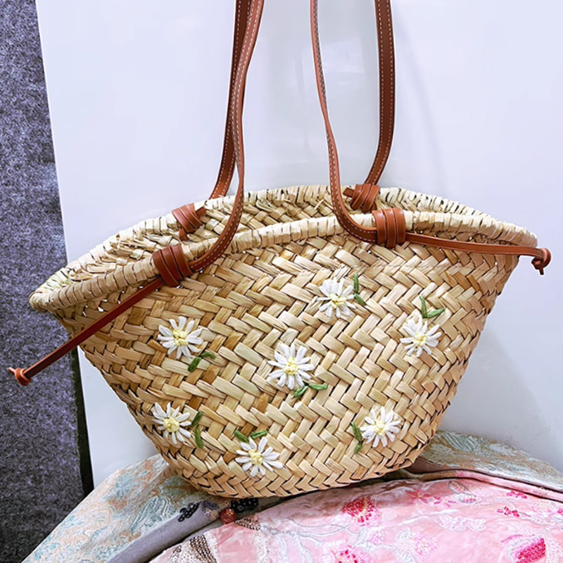 กระเป๋าถือสานฟางธรรมชาติสไตล์ล - Embroidery Bali บทวิจารณ์และราคา