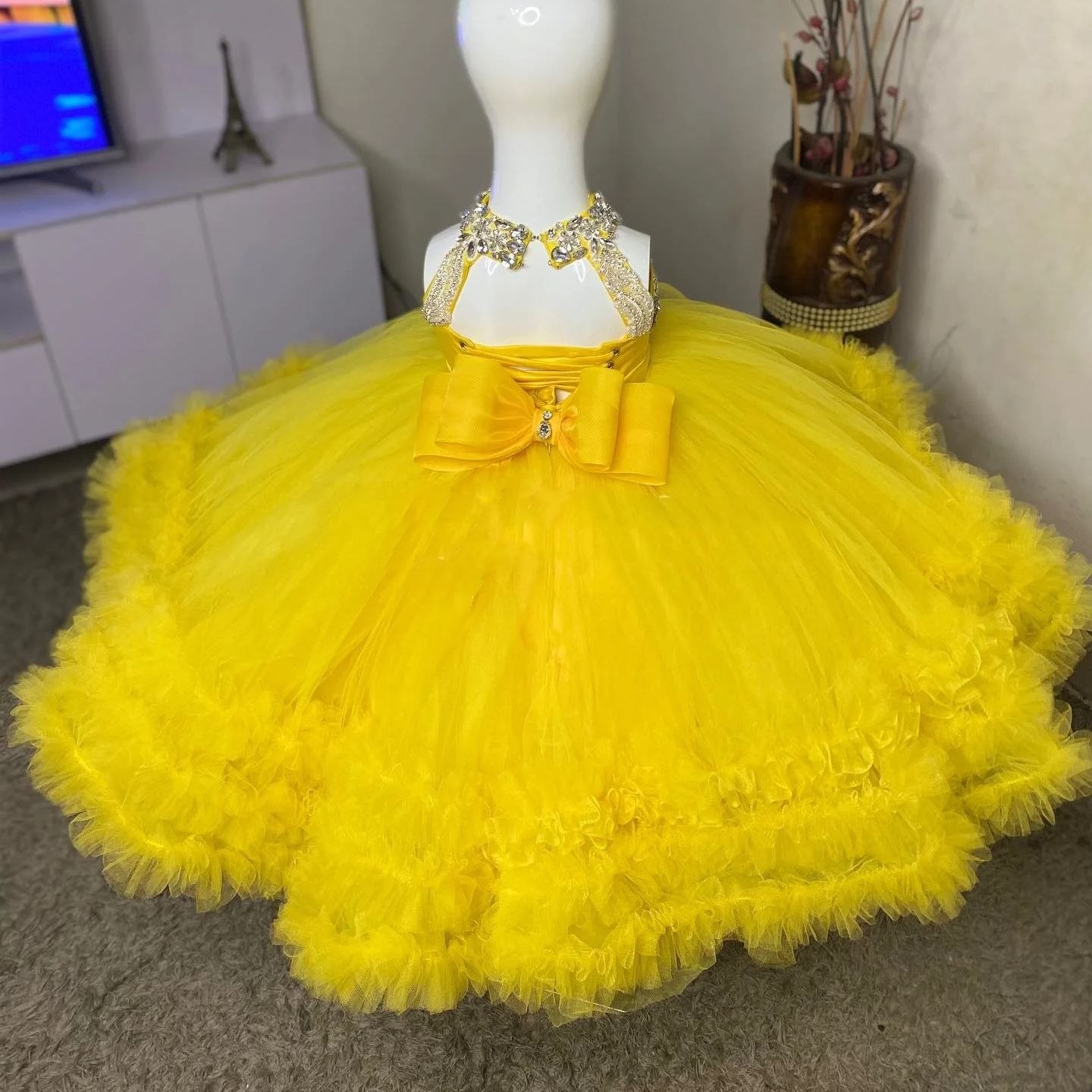งดงามสีเหลืองดอกไม้สาวชุดแขนกุ - Embroidery Yellow Dress บทวิจารณ์และราคา