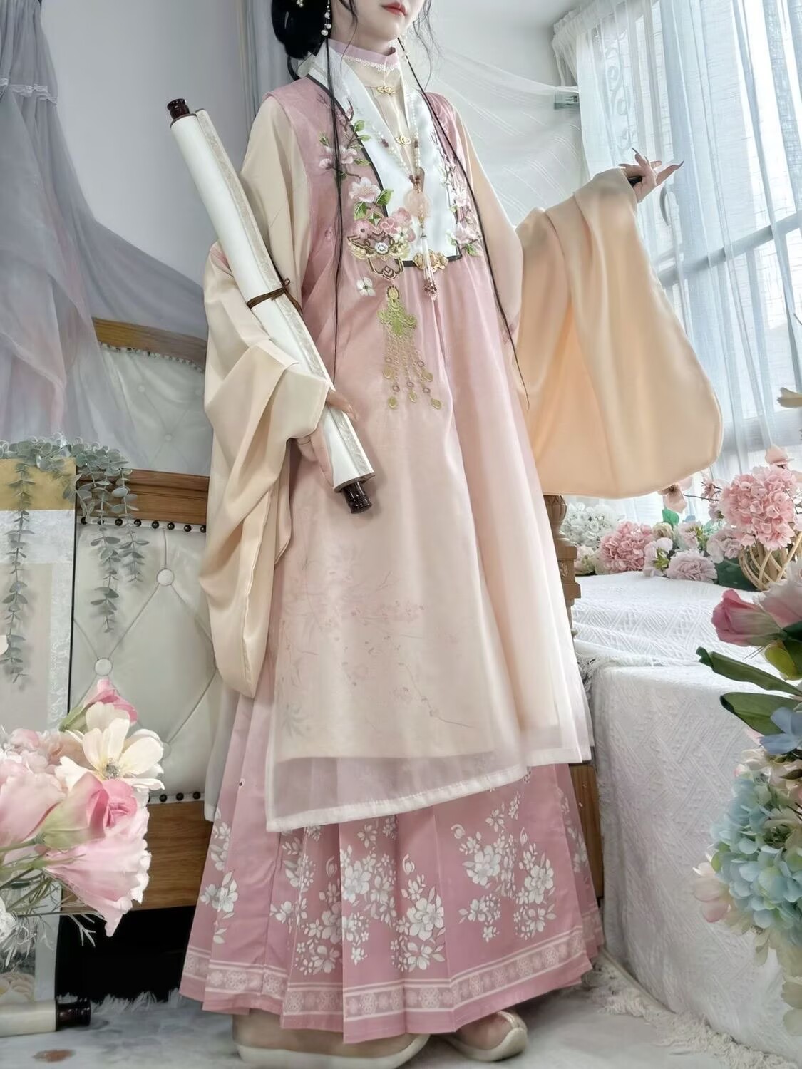 ชุดคอสเพลย์จีนโบราณสำหรับผู้หญ - Embroidery Horse บทวิจารณ์และราคา