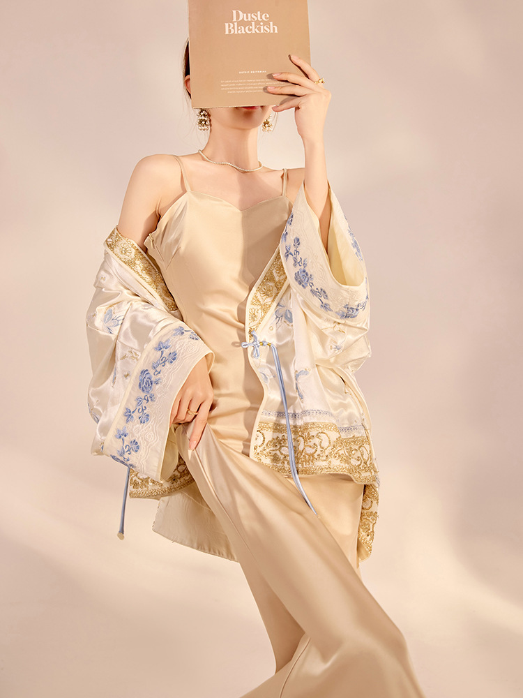 เสื้อแจ็คเก็ตผู้หญิงทรงหลวมหรู - Embroidery Fashion บทวิจารณ์และราคา
