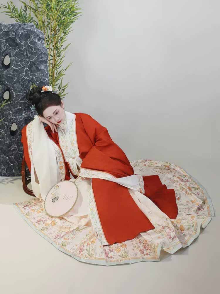 ชุดฮั่นฝูสมัยราชวงศ์หมิงสำหรับ - Embroidery Horse บทวิจารณ์และราคา
